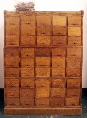 VINTAGE OAK SECTIONAL MULTI-DRAWER CARD FILE: VINTAGE OAK SECTIONAL MULTI-DRAWER CARD FILE. HEIGHT 49"; WIDTH 33 1/2" (HAS ALL HARDWARE)