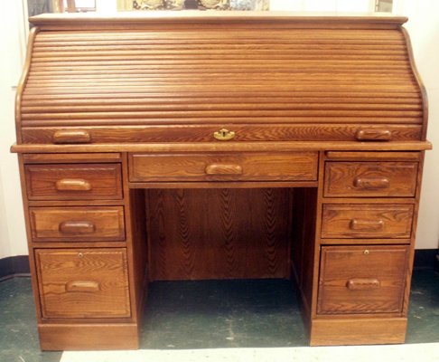 OAK PANELED S-ROLL TOP DESK: OAK PANELED S-ROLL TOP DESK. HEIGHT 45"; WIDTH 45"