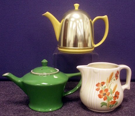 LOT (3) HALL POTTERY TEAPOTS: LOT (3) HALL POTTERY TEAPOTS. HEIGHT 6 1/2-7"