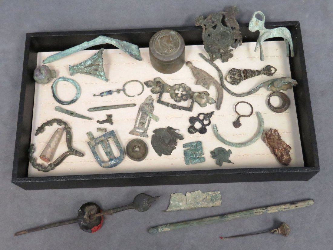 LOT ASSORTED ANCIENT ISLAMIC AND LURISTAN BRONZE: LOT ASSORTED ANCIENT ISLAMIC AND LURISTAN BRONZE FITTINGS, FINIAL, MOUNTS, PINS, ETC