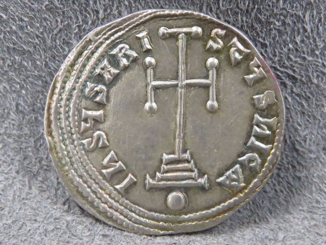 BYZANTINE SILVER COIN, BASIL I AND CONSTANTINE: BYZANTINE SILVER COIN, BASIL I AND CONSTANTINE, AR MILIARESION, 868-879 AD (XF+)
