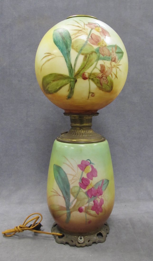 VINTAGE HAND PAINTED GLASS BANQUET LAMP (1 of 3)