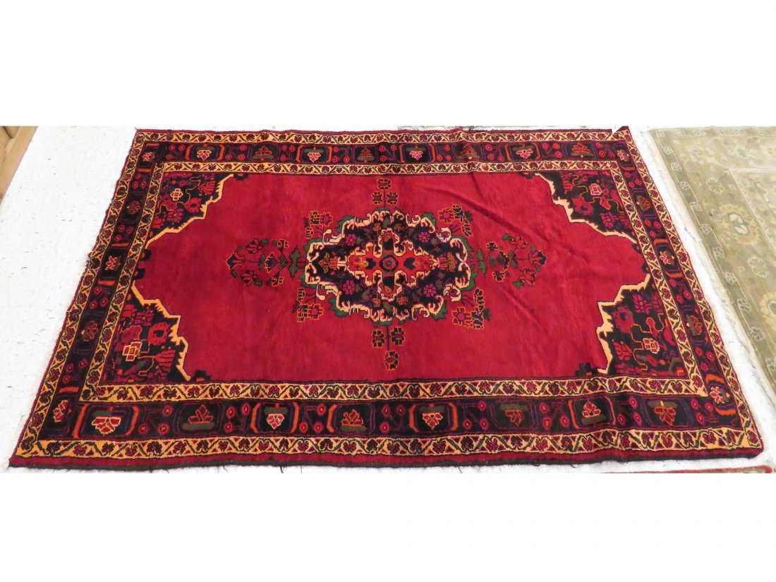 SEMI-ANTIQUE CENTRAL PERSIAN RUG (1 of 4)
