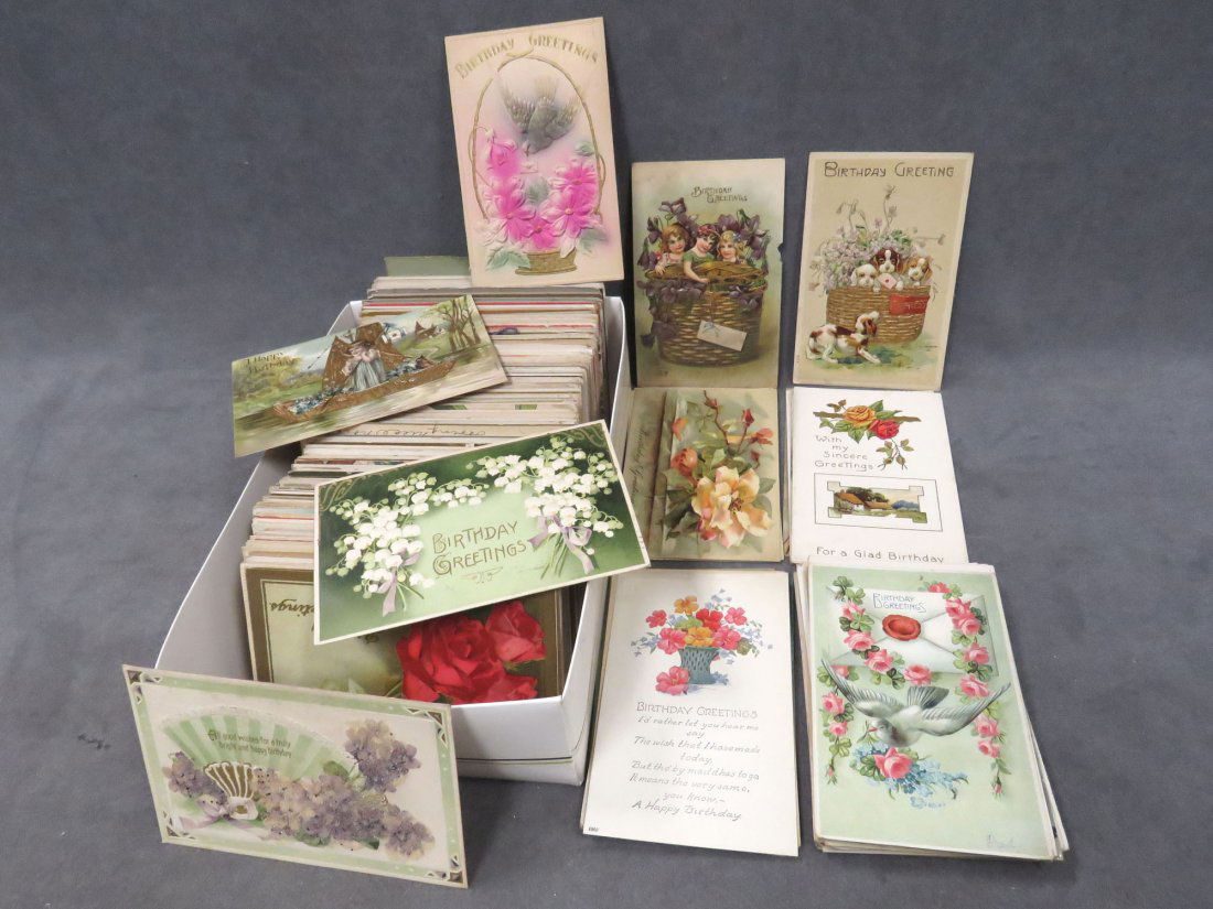 BOX ASSORTED VINTAGE HOLIDAY POSTCARDS (1 of 3)