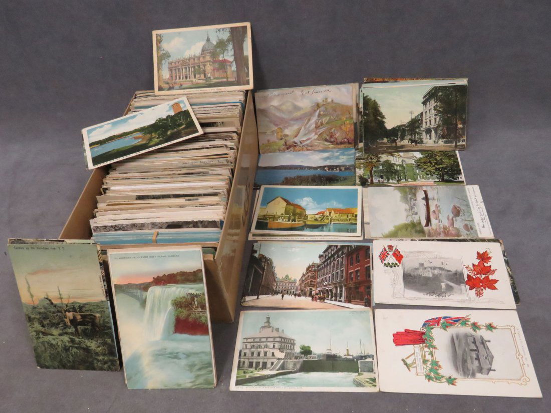 BOX ASSORTED VINTAGE FOREIGN POSTCARDS (1 of 3)