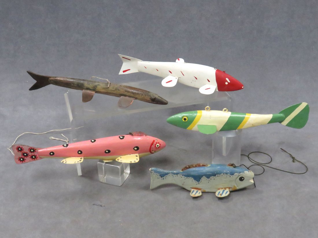 LOT (5) ASSORTED VINTAGE FISH DECOYS (1 of 3)