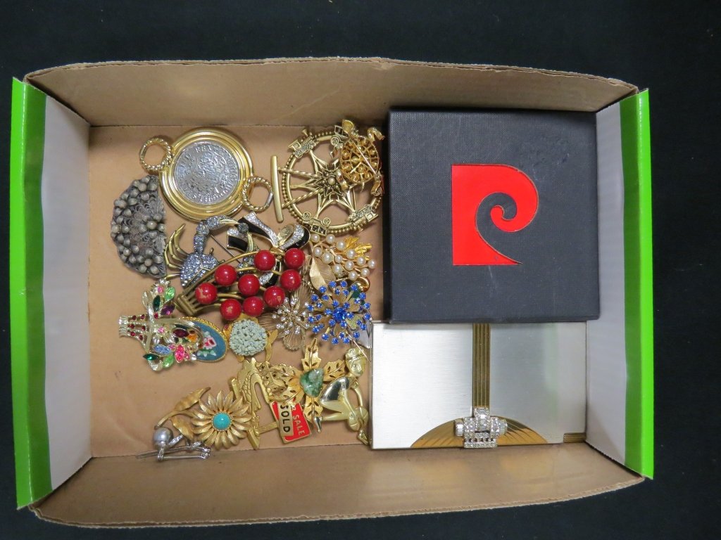 LOT ASSORTED COSTUME JEWELRY (1 of 1)