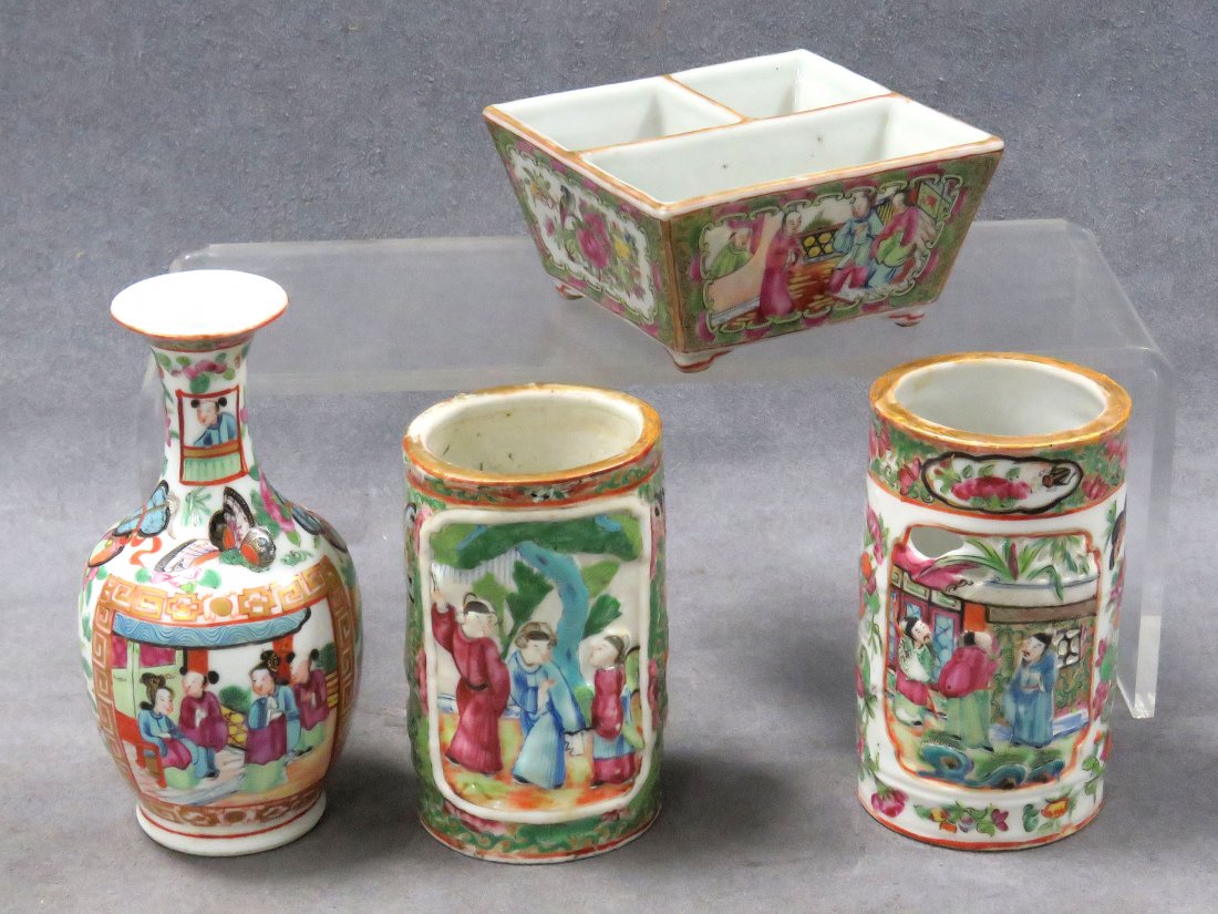 LOT (4) CHINESE ROSE MEDALLION DECORATED PORCELAIN (1 of 5)