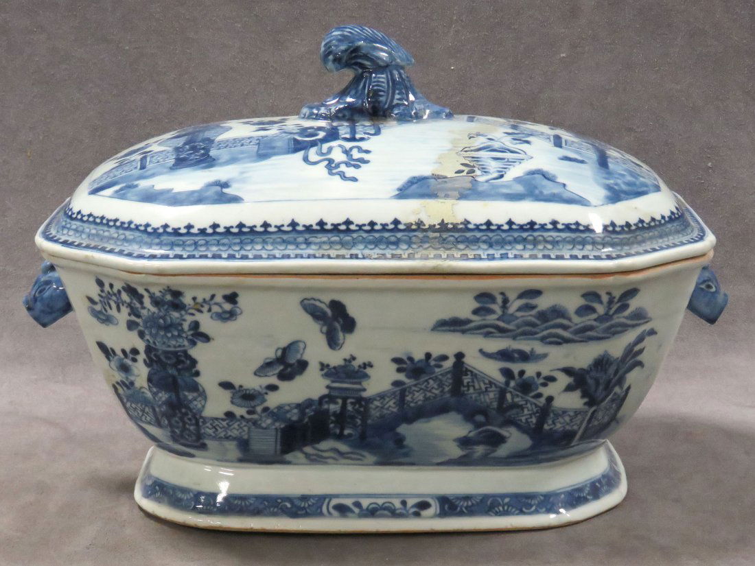 CHINESE EXPORT DECORATED PORCELAIN COVERED TUREEN (1 of 8)