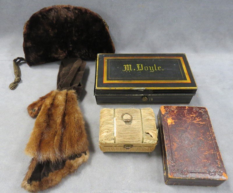 LOT ASSORTED COSTUME JEWELRY (1 of 2)