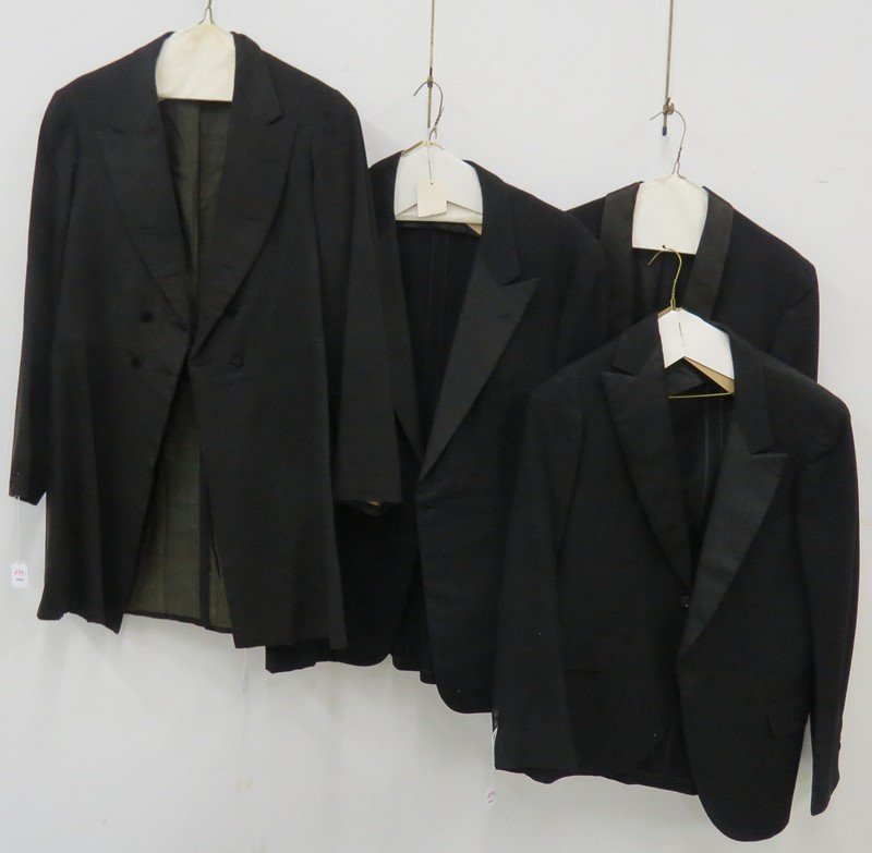 LOT (4) VINTAGE BLACK DINNER JACKETS: LOT (4) VINTAGE BLACK DINNER JACKETS