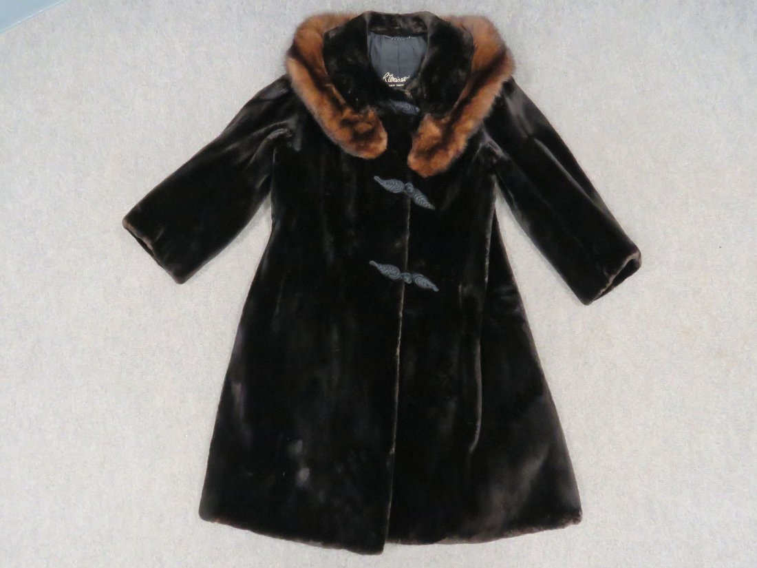 VINTAGE WOMEN'S FUR COAT WITH MINK COLLAR (1 of 4)