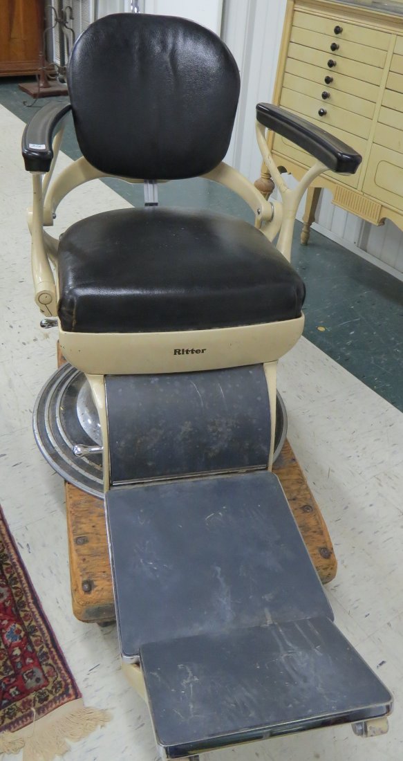 VINTAGE RITTER MODEL K ENAMELED IRON DENTAL CHAIR (1 of 6)
