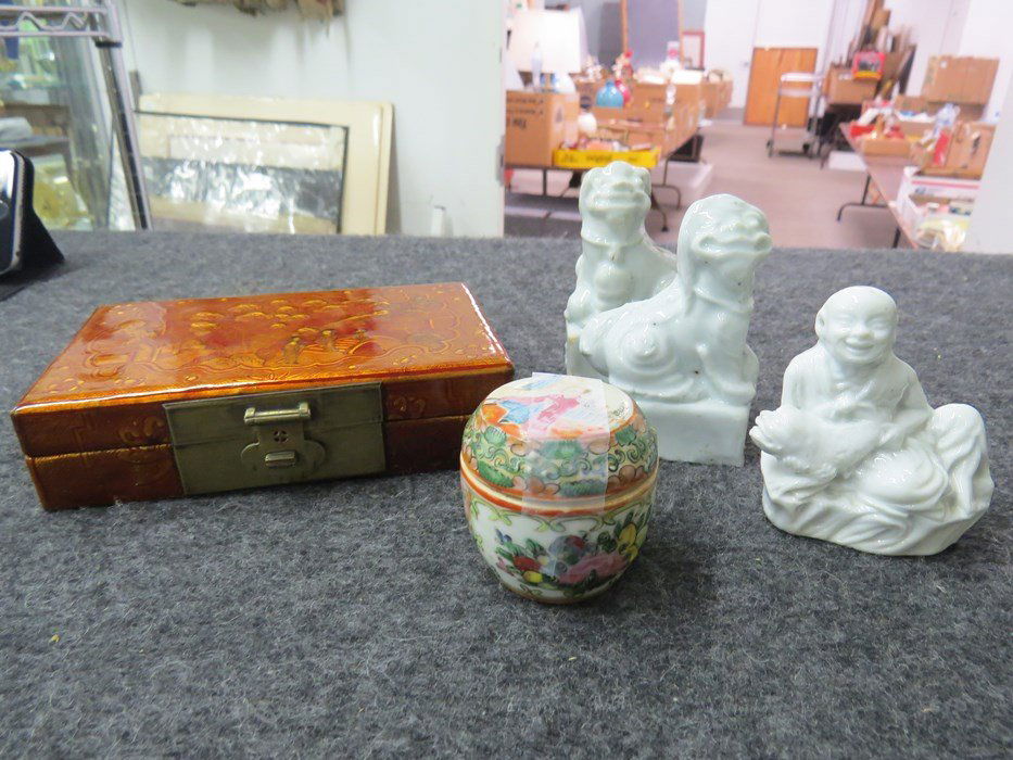 LOT (5) CHINESE INCLUDING PAIR BLANC DE CHIEN (1 of 4)