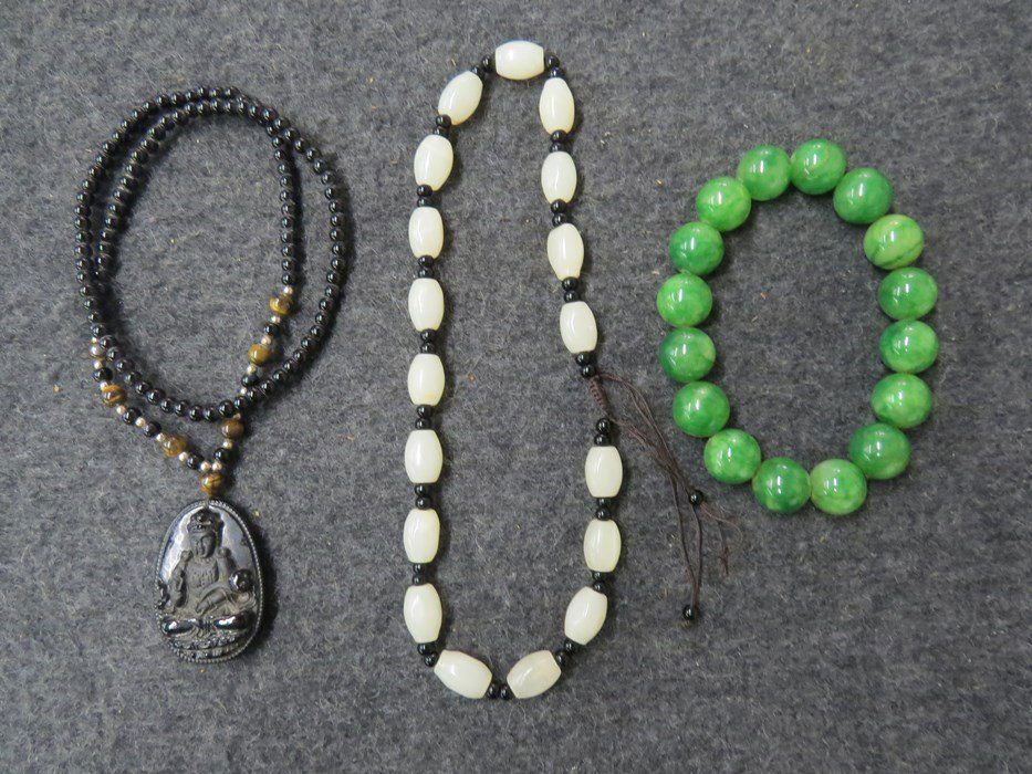 LOT (3) INCLUDING CHINESE HARDSTONE PRAYER BEADS (1 of 3)