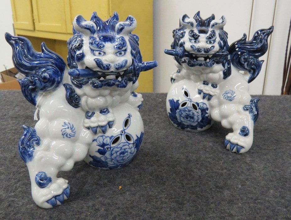 PAIR JAPANESE DECORATED PORCELAIN TEMPLE GUARDIANS (1 of 4)