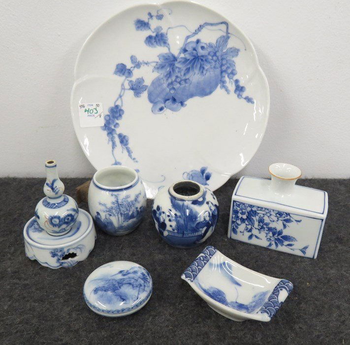 LOT (8) ASSORTED CHINESE AND JAPANESE DECORATED PO (1 of 4)