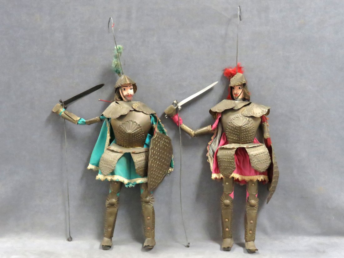 PAIR SICILIAN CARVED PUPPETS, ROLAND & ORLANDO: PAIR SICILIAN CARVED PUPPETS, ROLAND & ORLANDO FROM THE OPERA DEI PUPI. HEIGHT 19"