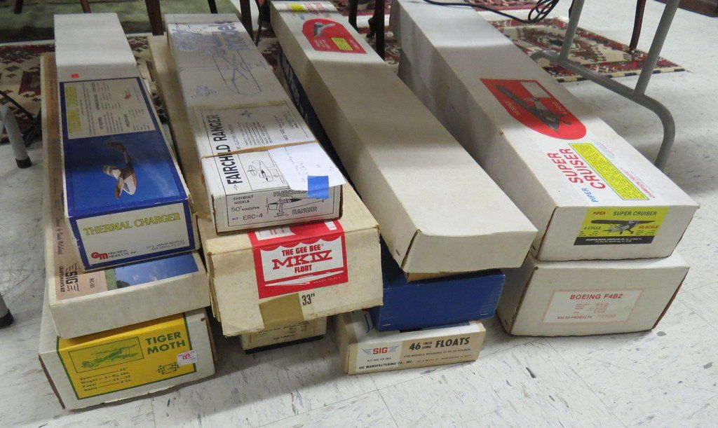 LOT (11) VINTAGE LARGE BALSA WOOD AIRPLANE MODELS (SOME (1 of 5)