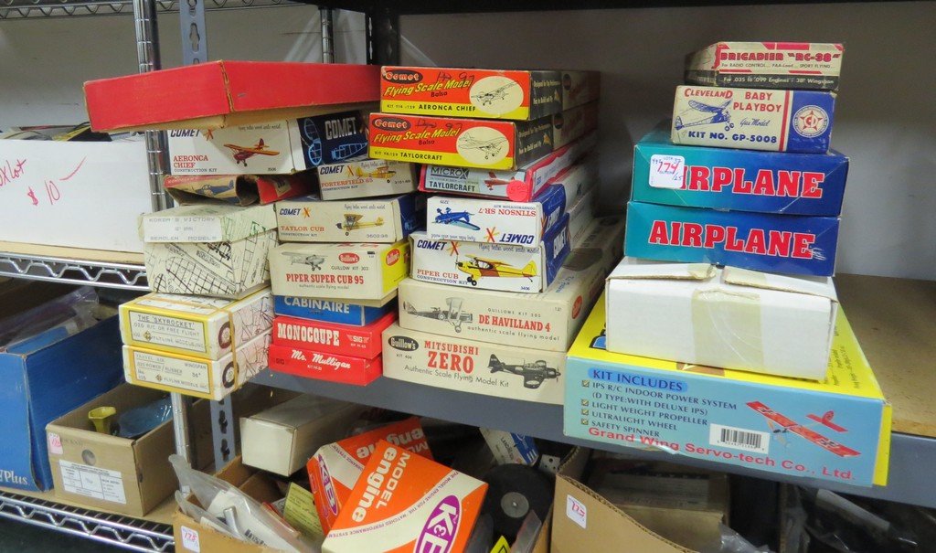 LOT (25) VINTAGE BALSAM WOOD AIRPLANE MODEL KITS (SOME (1 of 3)