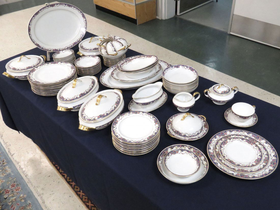 ROYAL BAYREUTH DECORATED PORCELAIN, "ROB 2" PATTERN (1 of 4)