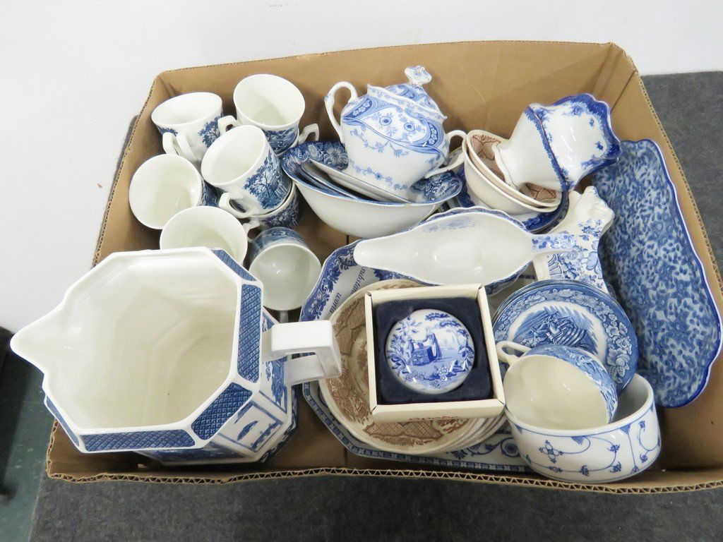 LOT ASSORTED DECORATED POTTERY AND PORCELAIN INCLUDING (1 of 6)