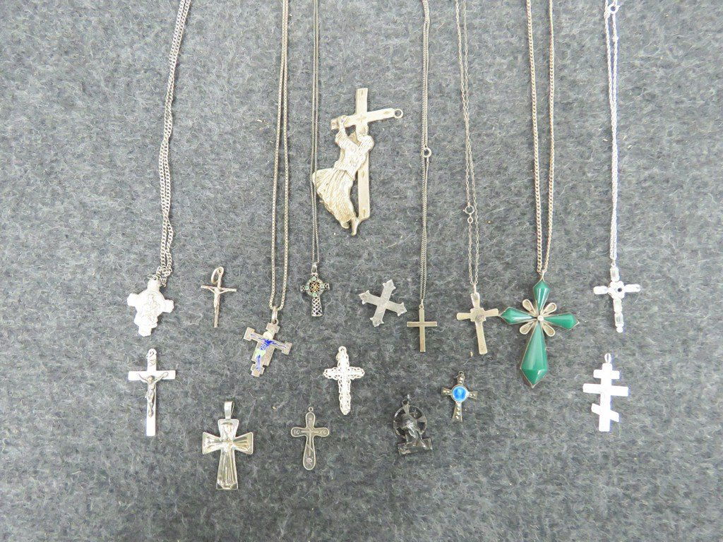 LOT (17) ASSORTED SILVER CROSSES/CRUCIFIXES INCLUDING (1 of 4)