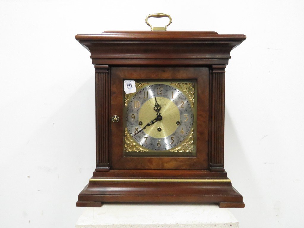 HOWARD MILLER GEORGIAN STYLE MAHOGANY BRACKET CLOCK (1 of 2)