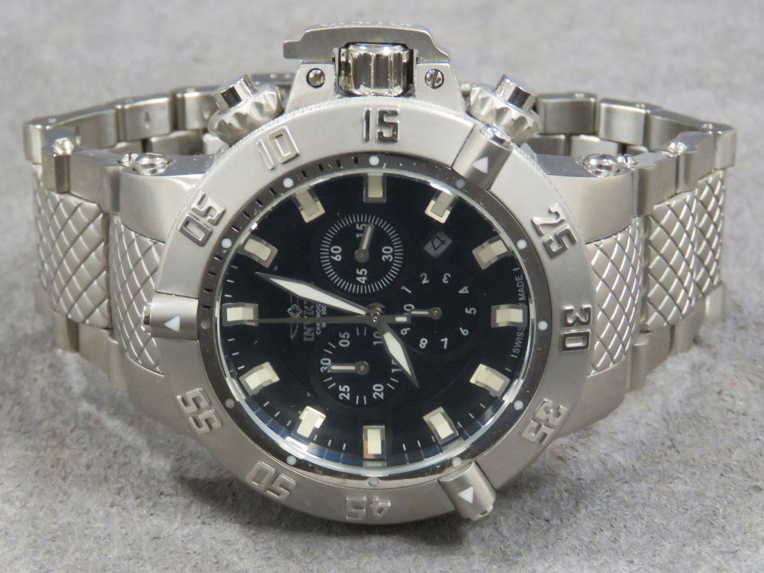 INVICTA STAINLESS PREDATOR, MODEL 1194, QUARTZ (1 of 2)