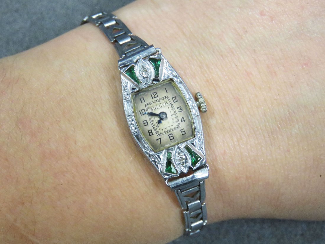 ART DECO BULOVA 14K WHITE GOLD AND DIAMOND 15-JEWEL: ART DECO BULOVA 14K WHITE GOLD AND DIAMOND 15-JEWEL MECHANICAL WRISTWATCH WITH METAL BRACELET BAND
