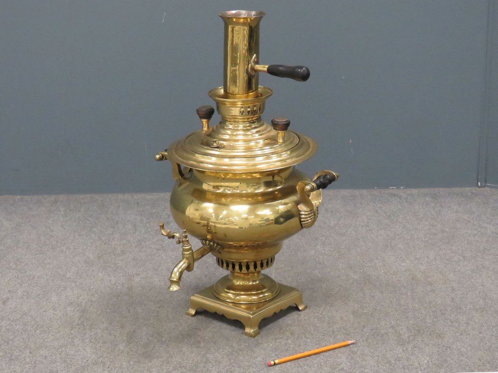 IMPERIAL RUSSIAN BRASS SAMOVAR, SIGNED 19TH CENTURY. (1 of 6)