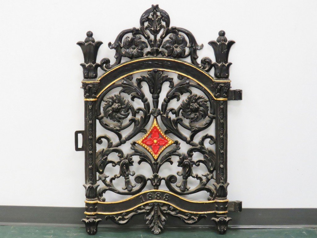 VINTAGE PAINTED CAST IRON NEW YORK CITY BROWNSTONE (1 of 3)