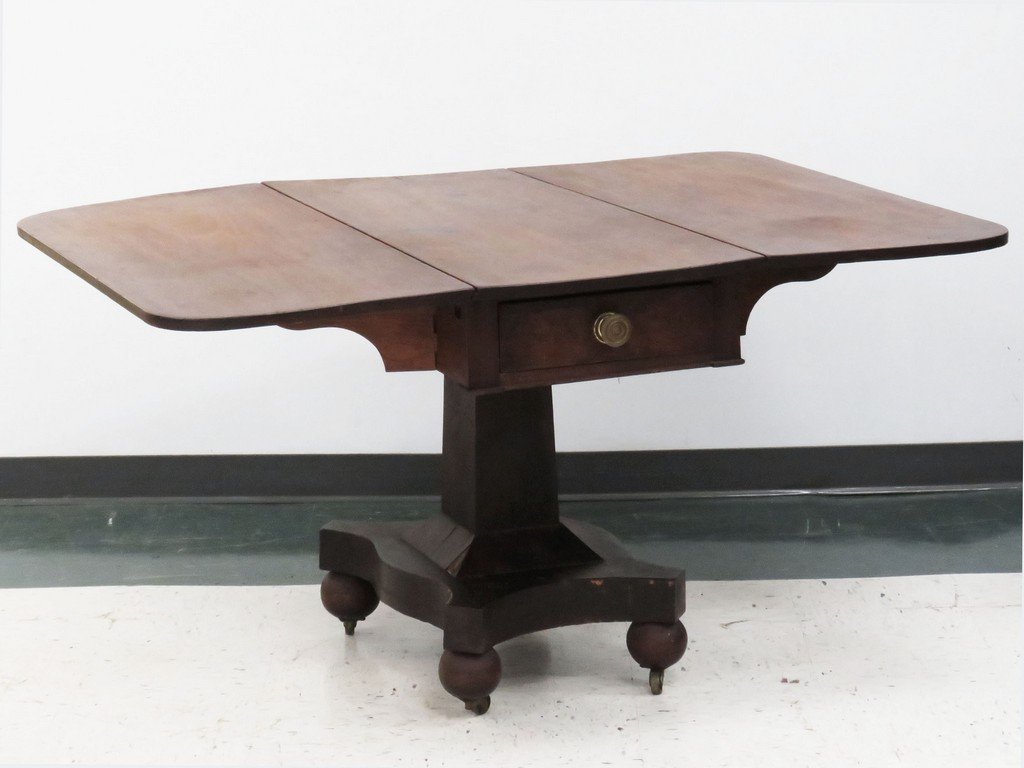 FEDERAL CARVED WALNUT DROP LEAF BREAKFAST TABLE, 19TH (1 of 5)