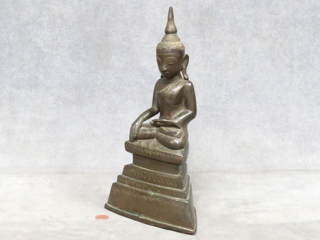THAI BRONZE SEATED BUDDHA, 18/19TH CENTURY. HEIGHT 12" (1 of 4)