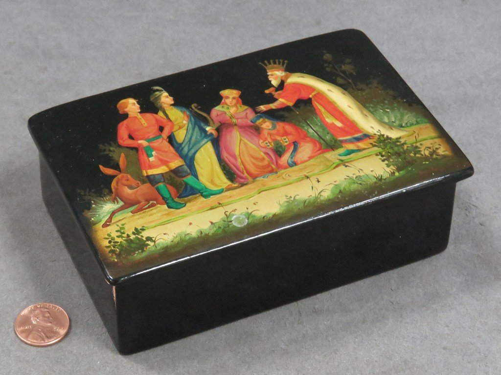 RUSSIAN LACQUERED BOX, WISE MEN, SIGNED AND DATED 1979. (1 of 4)