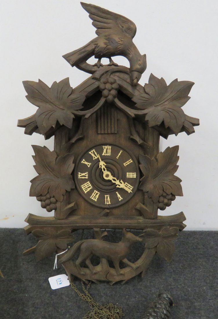 VINTAGE BLACK FOREST GERMAN CUCKOO CLOCK (MISSING (1 of 2)