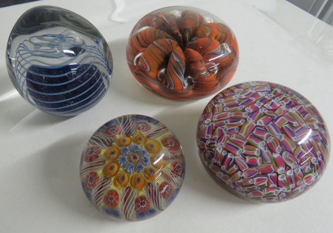 LOT (4) ASSORTED PAPERWEIGHTS INCLUDING BACCARAT, ST. (1 of 3)
