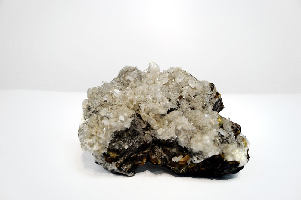 QUARTZ MINERAL SPECIMEN. LENGTH 9" (1 of 5)