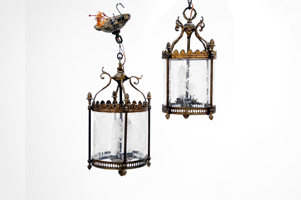PAIR REGENCY STYLE BRASS AND ETCHED GLASS HALL LIGHT (1 of 3)