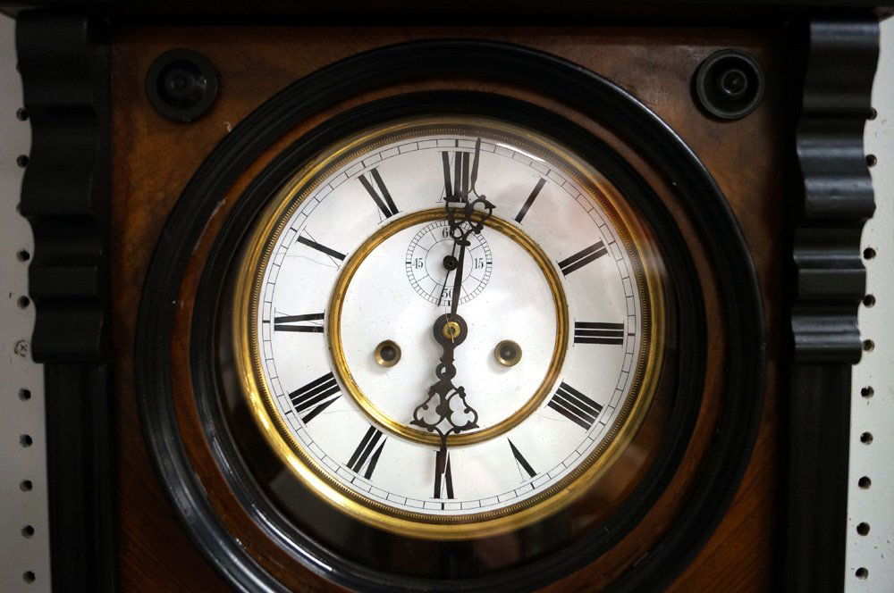 H.E. COMPANY SCHUTZ MARKE WALNUT VIENNA REGULATOR WALL (1 of 4)