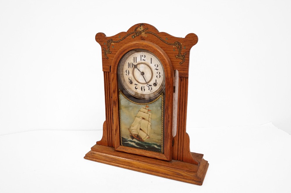INGRAHAM CARVED OAK SHELF CLOCK, C.1920. HEIGHT 18" (1 of 4)