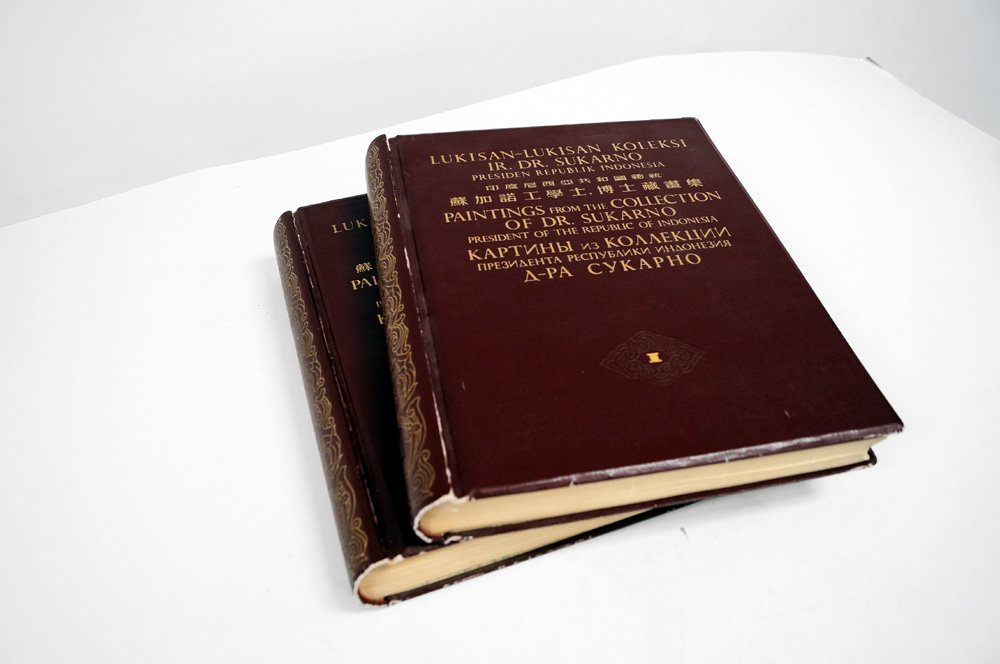 LOT (2) FOLIO VOLUMES, PAINTINGS FROM THE COLLECTION OF (1 of 3)