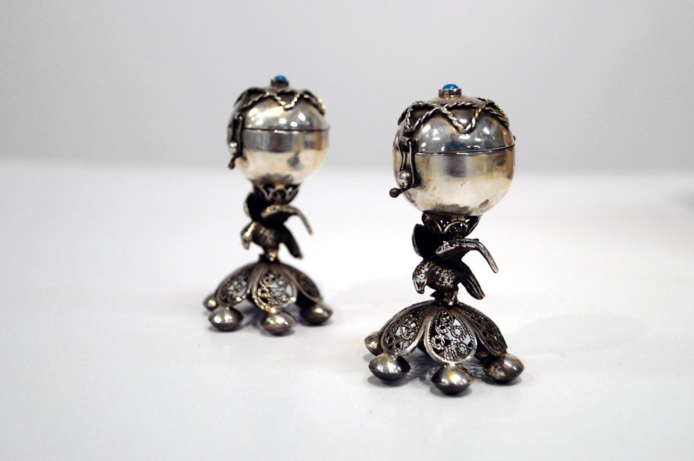 PAIR RUSSIAN SILVER JUDAIC FIGURAL SCENT (1 of 5)