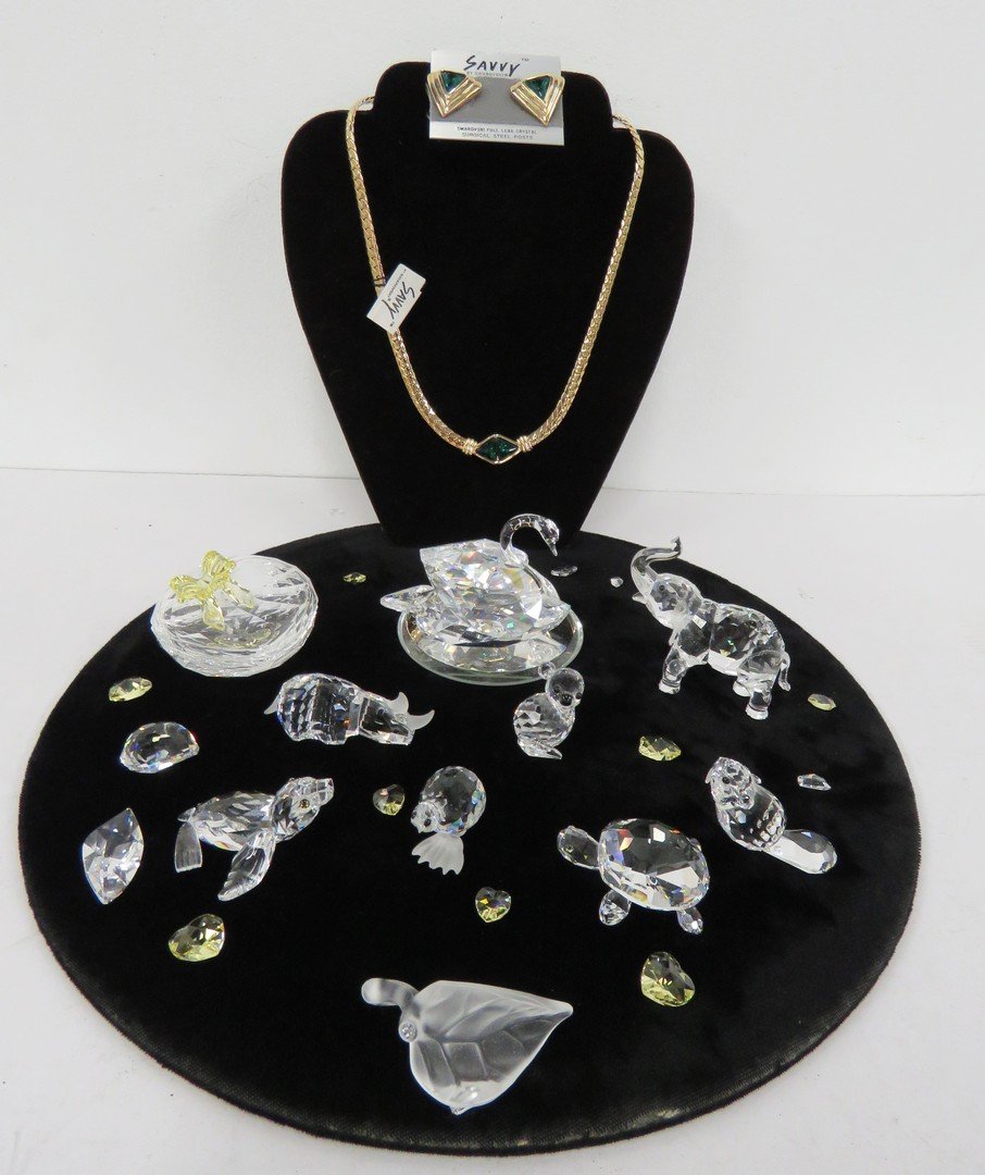 LOT (3) SWAROVSKI FIGURES INCLUDING BOX, SWAN, RHINO (1 of 10)