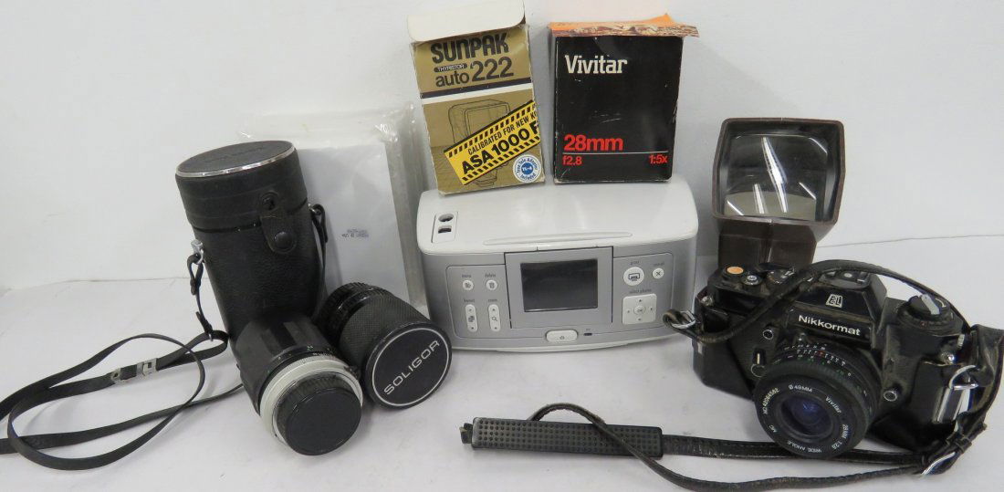 LOT ASSORTED CAMERAS AND ACCESSORIES INCLUDING (1 of 10)