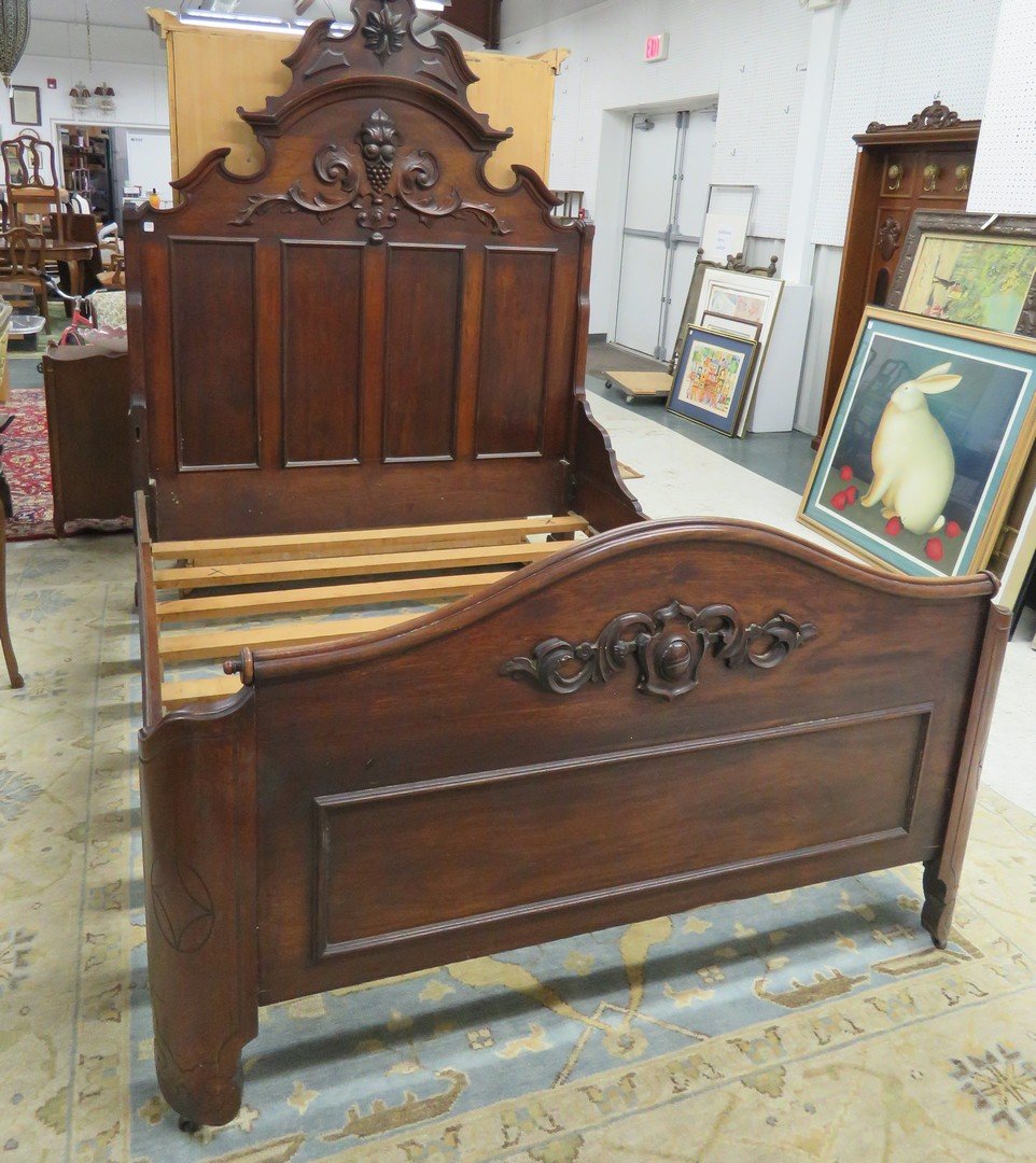 VICTORIAN CARVED WALNUT BED, 19TH CENTURY. HEIGHT 77 (1 of 5)