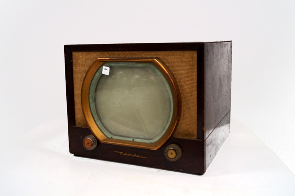 MOTOROLA MAHOGANY 10" TABLE TOP TELEVISION. HEIGHT 15 (1 of 2)