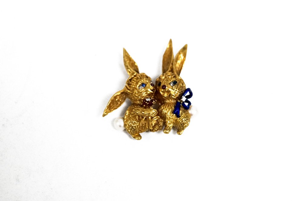 18K YELLOW GOLD BROOCH, (2) BUNNIES WITH SAPPHIRES, (1 of 2)