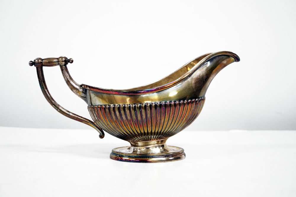 BLACK, STARR AND FROST/NEW YORK STERLING GRAVY BOAT.: BLACK, STARR AND FROST/NEW YORK STERLING GRAVY BOAT. LENGTH 9 1/2"; 9.6 OZT