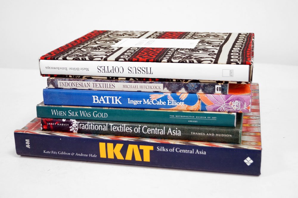 LOT ASSORTED VOLUMES INCLUDING COPTIC TEXTILES, CENTRAL: LOT ASSORTED VOLUMES INCLUDING COPTIC TEXTILES, CENTRAL ASIA, BATIK, IKAT, ETC